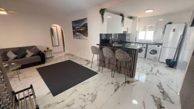 Bungalow Planta Baja 3 habitaciones 80m² en alquiler - La Re