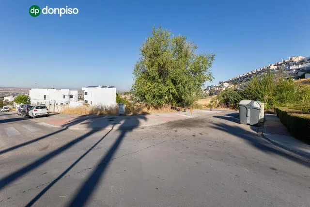 PARCELA EN ESQUINA JUNTO GRANADA — 6