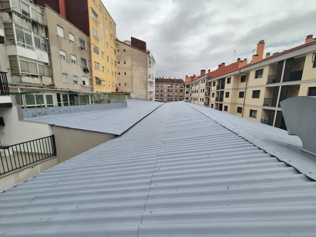 OPORTUNIDAD PARA INVERSORES Y CADENAS: MACROLOCAL DE 864 M2 UTILIDAD REAL EN LA AV. DE SANTIAGO (OURENSE) — 22