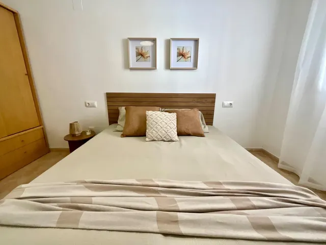 Gran apartamento en Torrevieja: 1 baño, 1 aseo — 26
