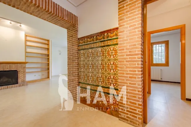 Casa en una planta con pabellón de invitados, piscina y garaje – Parcela 1.180 m2 — 19