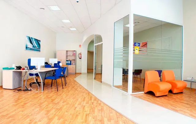 Magnífico local comercial junto a la Plaza Andalucía — 5
