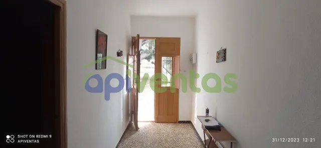 Casa con terreno y nave, LA ESCUCHA — 8