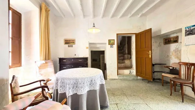 ¿Buscas espacio sin límites? 400 m2 de puro potencial en el corazón de Uleila. — 17