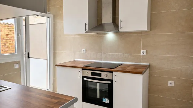 Apartamento reformado en el centro de Roses, a solo 50 metro - foto 3