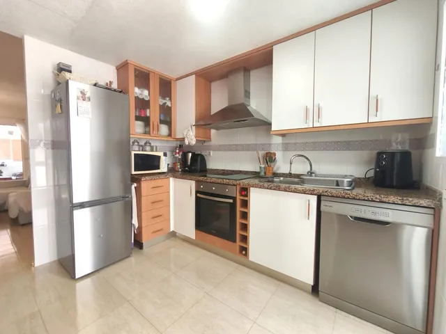 Vivienda amplia en perfecto estado en la zona alta de Gran Alacant, con piscina, parking y todos los servicios a pie — 16
