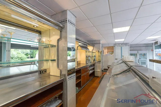 Local comercial 143m² en venta - EVER — 18