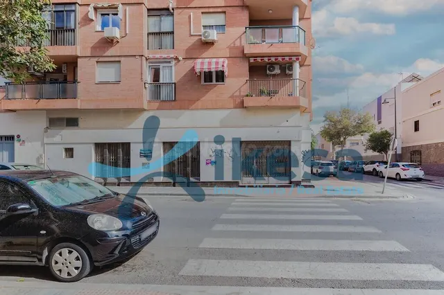 Se vende Local Comercial en la localidad de Almería - foto 4