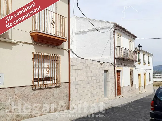 AMPLIO TERRENO URBANO PARA HACER LA CASA DE TUS SUEÑOS - foto 2