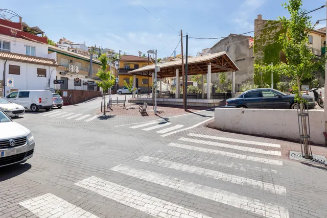 Gran oportunidad, edificio a la venta en barrio de Monachil. — 27