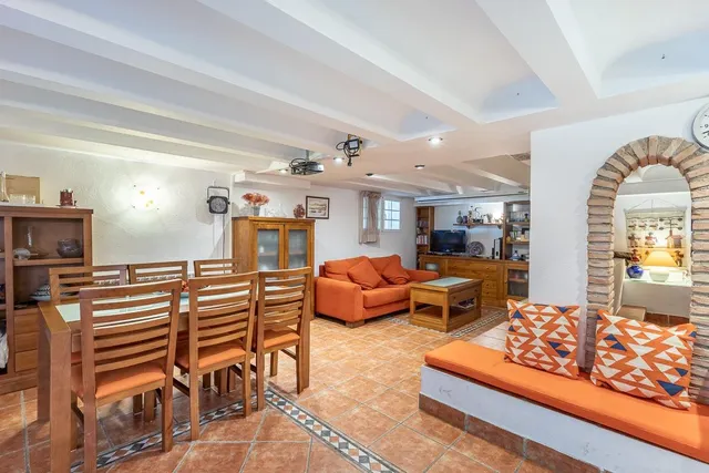 CASA PAREADA EN LA ZUBIA CON PISCINA, ZONA DE BARBACOA Y JARDÍN — 39