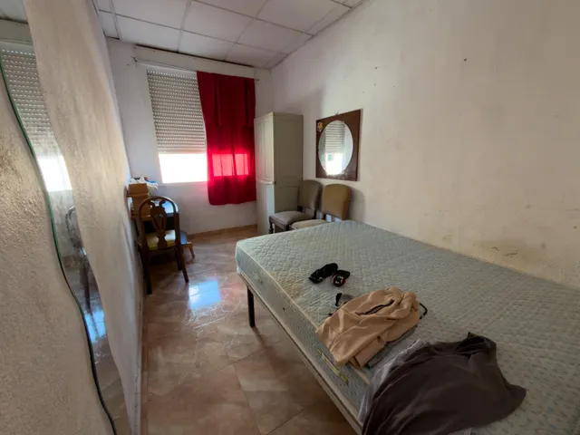 Edificio completo en venta en el centro de Cox – 380 m2 construidos, local + 3 viviendas — 28