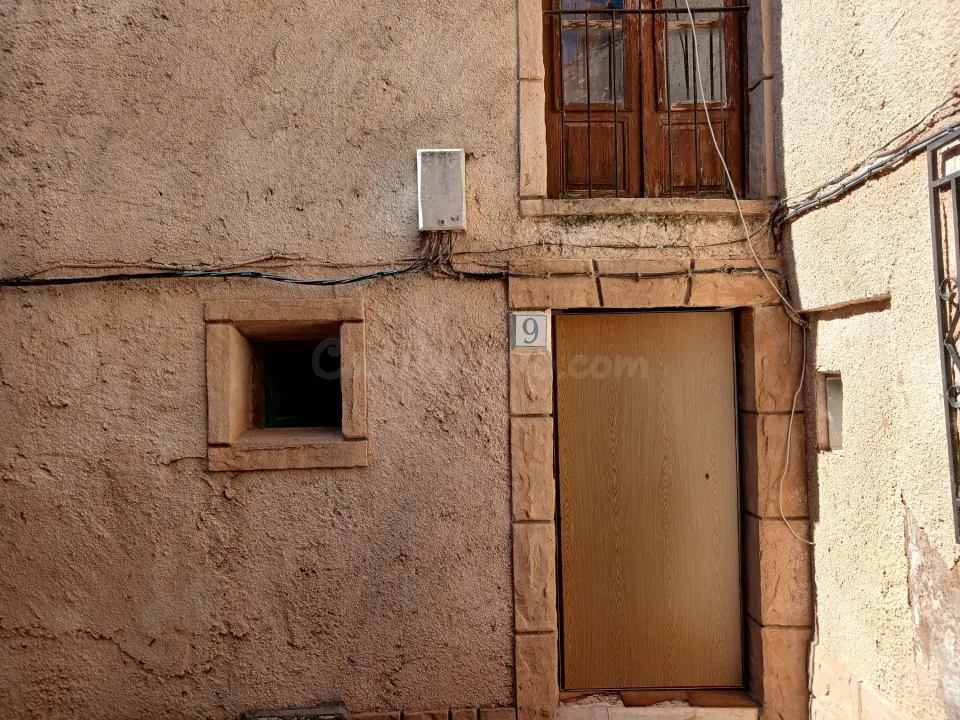 Casa en venta en Fuentes de Jiloca. Reforma integral.