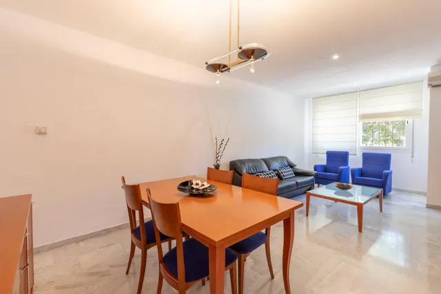 FANTÁSTICA CASA CON PISCINA COMUNITARIA, TERRAZA Y GARAJE - foto 3