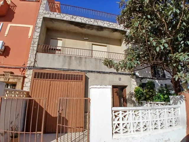 Una casa con encanto, espacio y todo el potencial para conve - foto 3