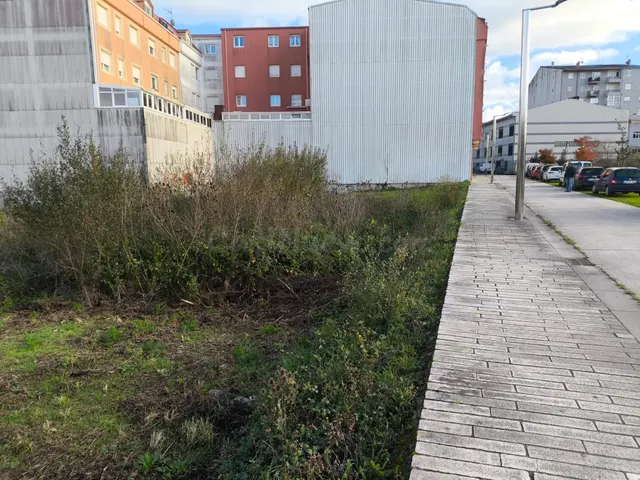 Oportunidad de Inversión en Carballo: Solares Contiguos para - foto 2