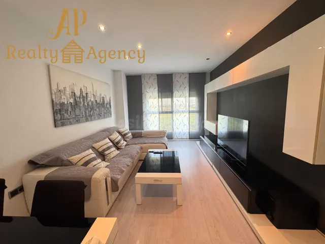 ALQUILER TEMPORAL de  fantástica vivienda situada en Benetússer, de 3 habitaciones, 2 baños, y garaje. — 2