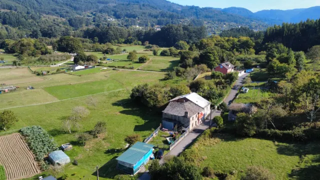 CASA EN LANDORVE, VIVEIRO.
