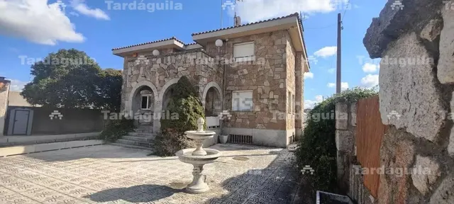 CHALET EN CALZADA DE VALDUNCIEL - foto 2