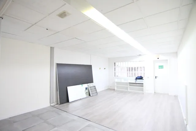 Local comercial de 108 m2 en Plaça Catalunya — 6
