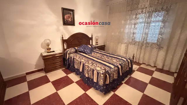 Piso, bar, local y cochera a la venta en Belmez — 10