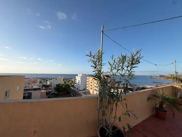 Encantador Piso con Vistas al Mar — 21