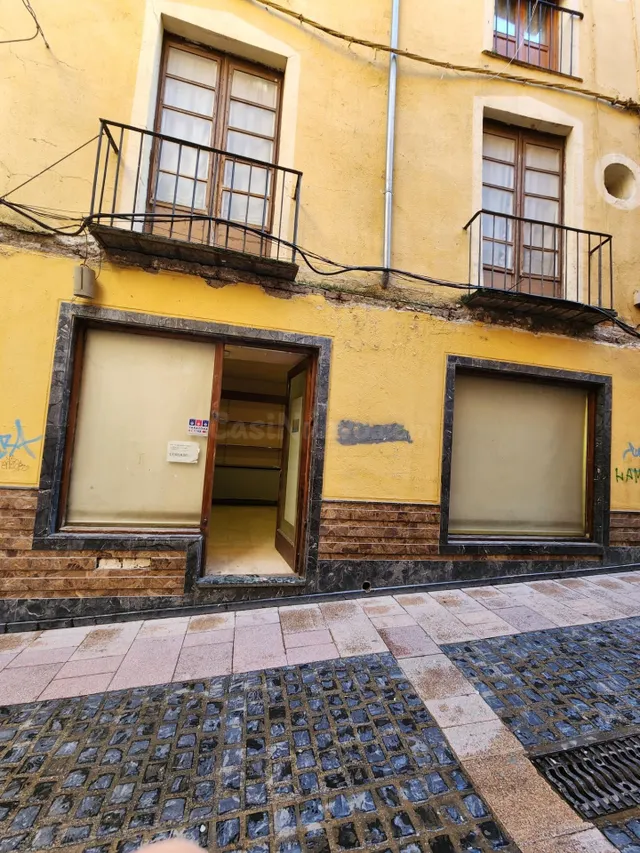 Local Comercial en Esquina con Excelente Visibilidad — 4