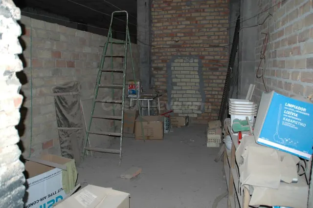 Local en bruto con 223 m2 en el centro