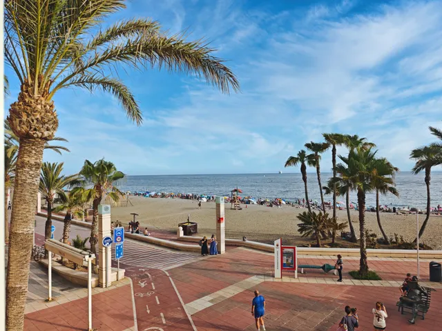 En Venta Piso en el Paseo Maritimo de ALmeria Capital — 26