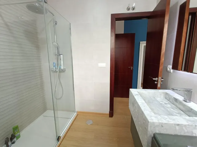 AMPLIO PISO ZONA CENTRO CÁDIZ — 24