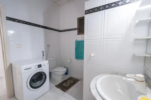 Amplia villa con vistas panorámicas al mar y pista de tenis privada en Calpe — 13