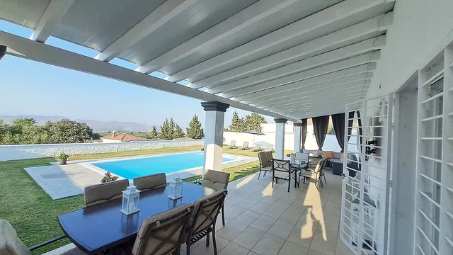 Chalet 5 habitaciones 403m² en venta - Costa del Sol - foto 2