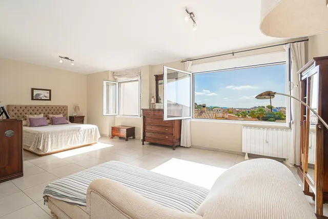 CHALET PAREADO EN GENOVA CON VISTAS A LA BAHÍA DE PALMA — 4