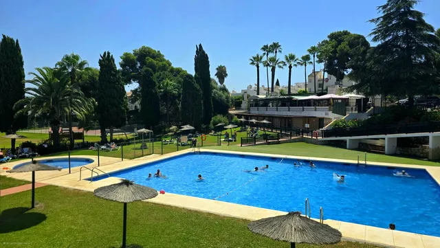 Chalet 4 habitaciones 214m² en venta - Riviera del sol — 46