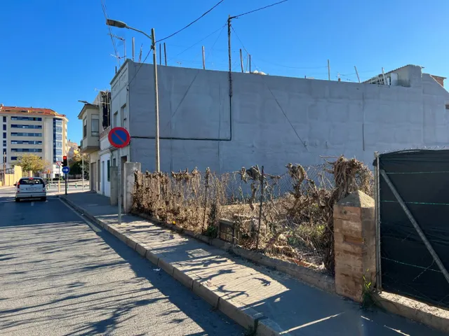 PARCELA MUY INTERESENTE EN CASTELLON PARA FUTURO DESARROLLO  - foto 4