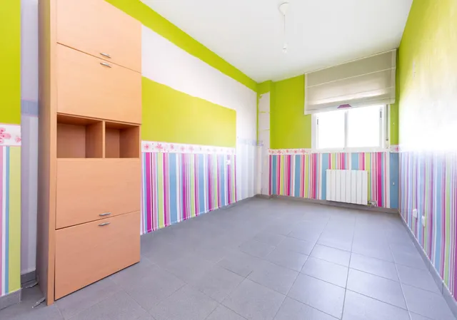Piso de 3 dormitorios y 2 baños, con cochera. VIVIENDA DE VPO, junto al Parque de Bomberos. — 21