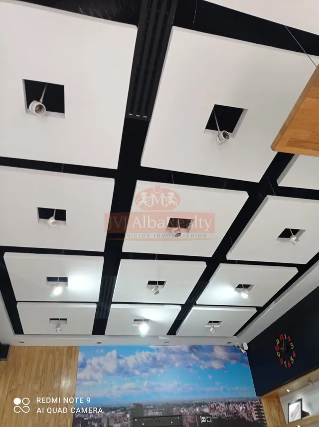 SE VENDE LOCAL COMERCIAL EN SAN PABLO. — 3