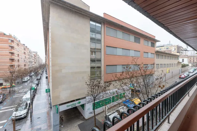 Piso en pleno centro de Granada con 2 plazas de garaje y trastero — 30