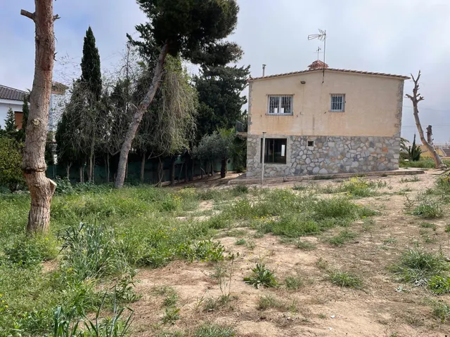 Casa con parcela en Los Balcones, Torrevieja. 5 dormitorios, 2 baños — 10