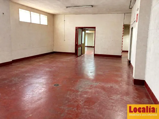 Amplio y versátil local en venta en Santander — 7