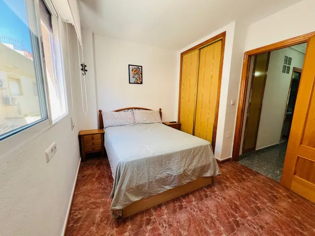 Chalet adosado de 3 dormitorios con garaje y piscina comunitaria en Playa Flamenca — 12