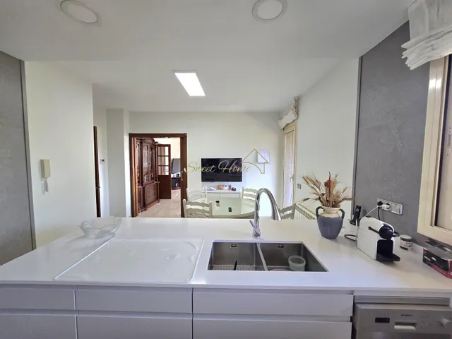 Casa impecable con privacidad, piscina y vistas panorámicas — 14