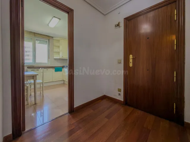 Piso con terraza a la venta en Fernando de Los Rios. - foto 5