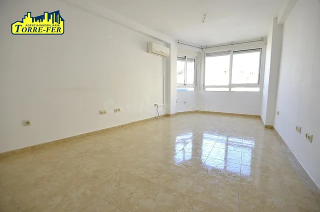 VIVIENDA DE 3 DORMITORIOS EN EL CENTRO DE ALMERIA - foto 3