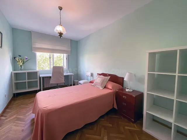 ¡CHICAS ESTUDIANTES! ÚLTIMA HABITACIÓN EN CHALET A COMPARTIR EN VILLANUEVA DE LA CAÑADA (MADRID). — 19