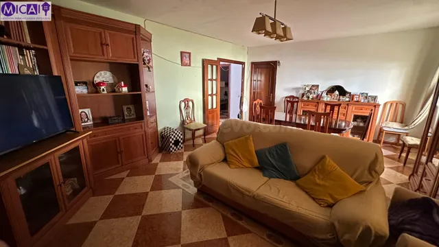 En el centro de Cádiz, amplio y luminoso. Tu casa te espera. - foto 2
