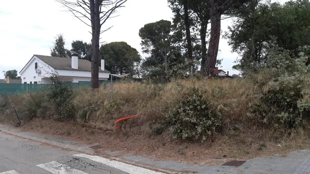 2 PARCELAS JUNTAS CON 1.615 M2, EN CALDES DE MALAVELLA - foto 4