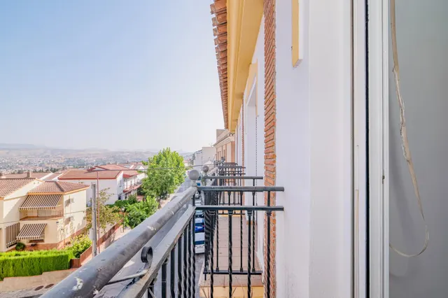 PISO DE 3 habitaciones Y COCHERA EN LA ZUBIA — 24