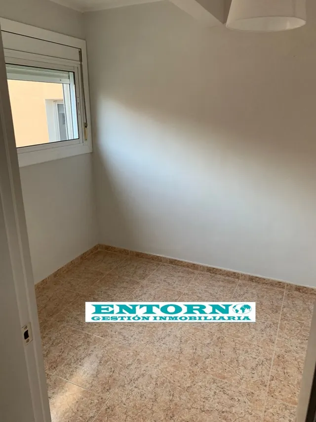 ¡¡¡ PISO CERCA DE LA RAMBLA, TOTALMENTE REFORMADO.!!! — 23