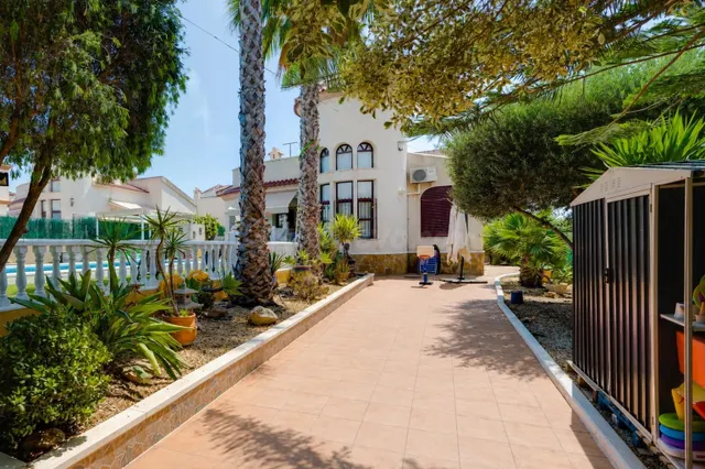Villa 3 habitaciones 150m² en venta - La marina - foto 2